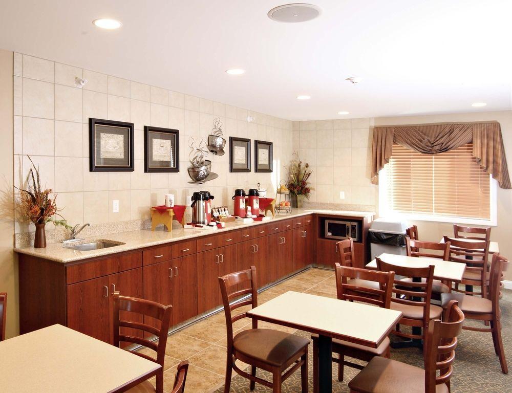 Grandstay Hotel & Suites Perham Buitenkant foto