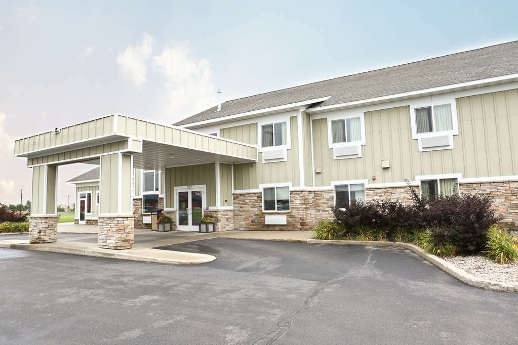 Grandstay Hotel & Suites Perham Buitenkant foto